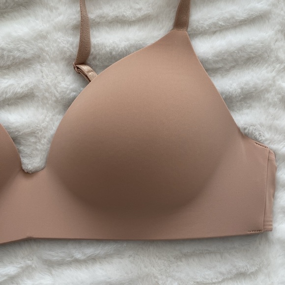 Victoria’s Secret t-shirt lightly lined wireless bra 32DD - Picture 3 of 6